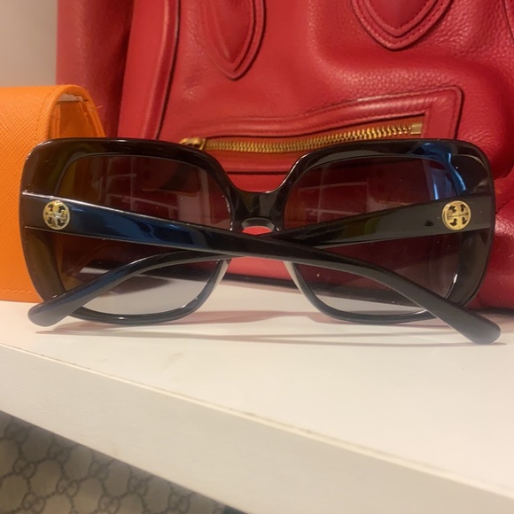 Tory Burch Black Sunglasses - Picture 4 of 4